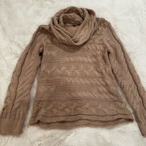 Size m sweater